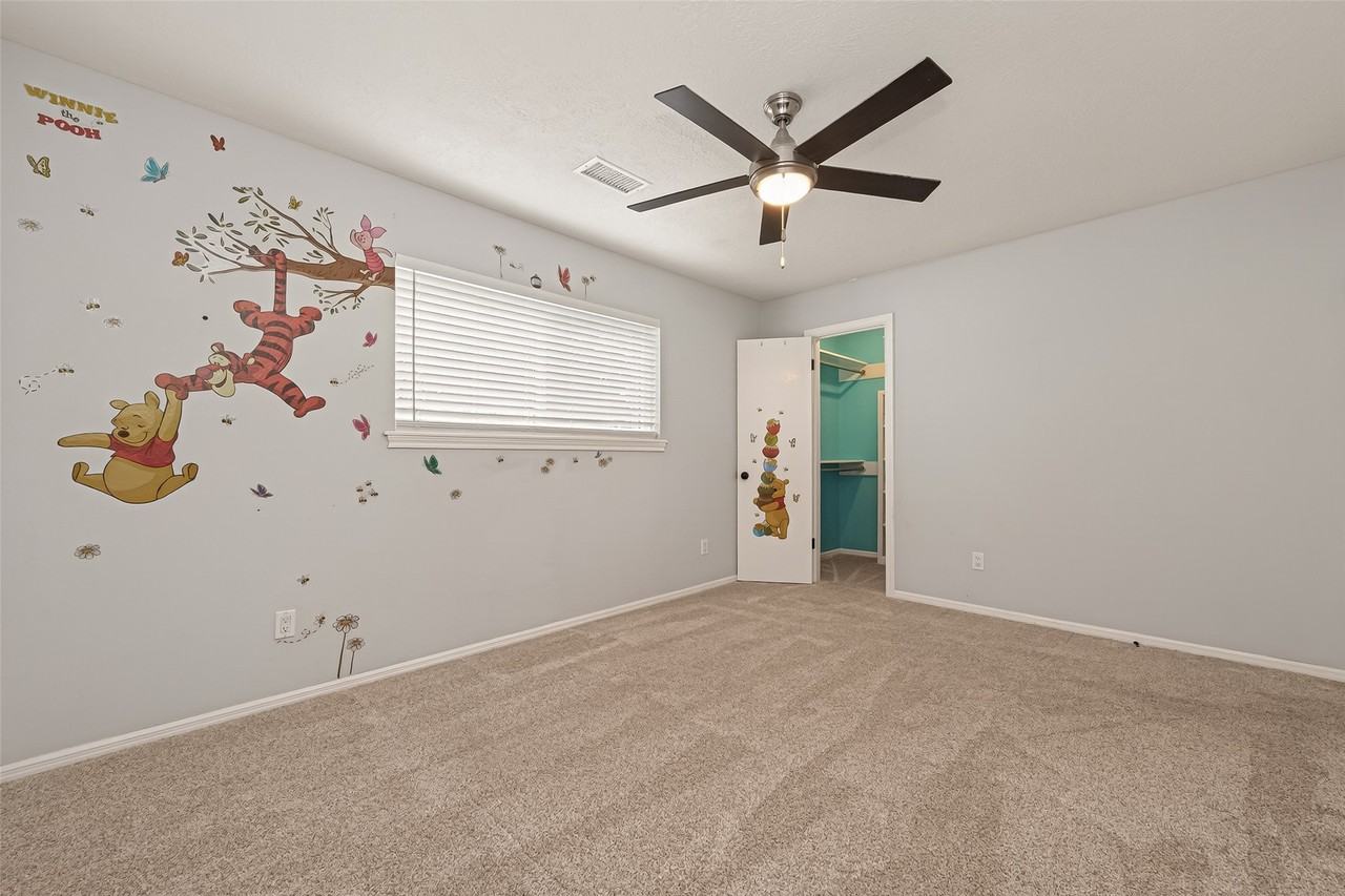 13418 Paradise Valley Dr #13418 - Photo 4 of 40