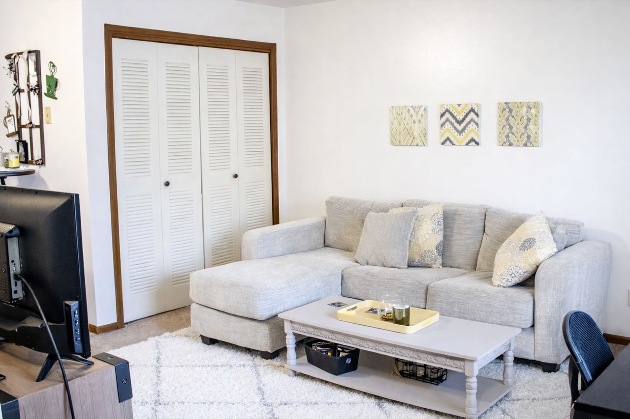 Scholar Place - Photo 5 of 8