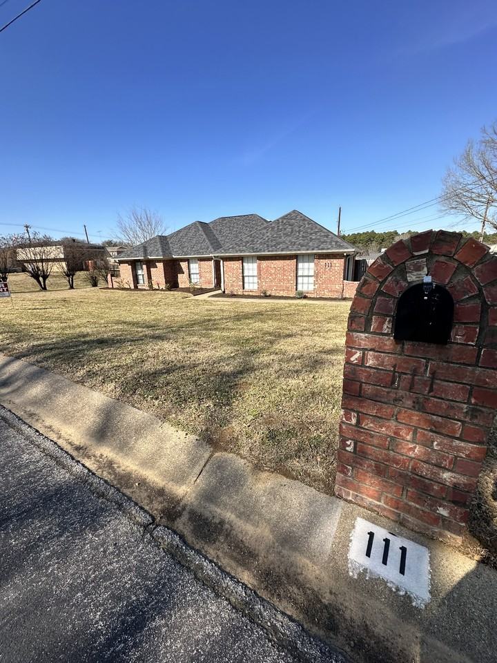 111 Crestview St #NA - Photo 3 of 38