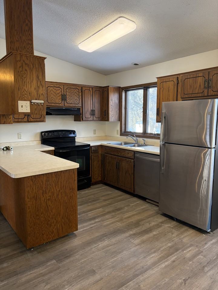 1020 Benedict Dr #NA - Photo 5 of 13