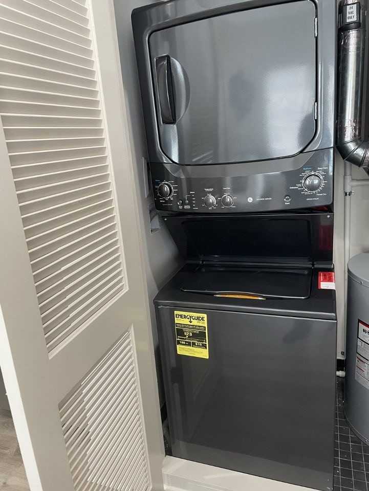 917 Sheridan St Nw #301A - Photo 2 of 14