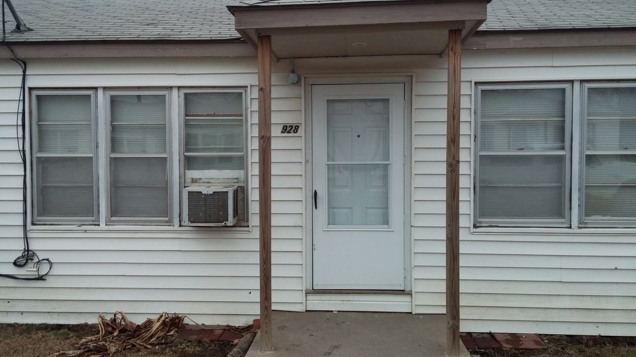 S Summit St #928 - Photo 6 of 10