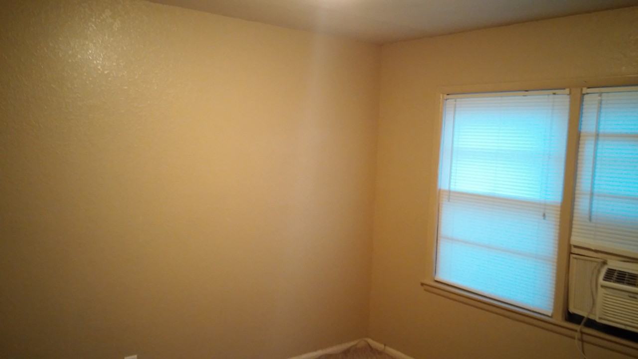 S Summit St #928 - Photo 7 of 10