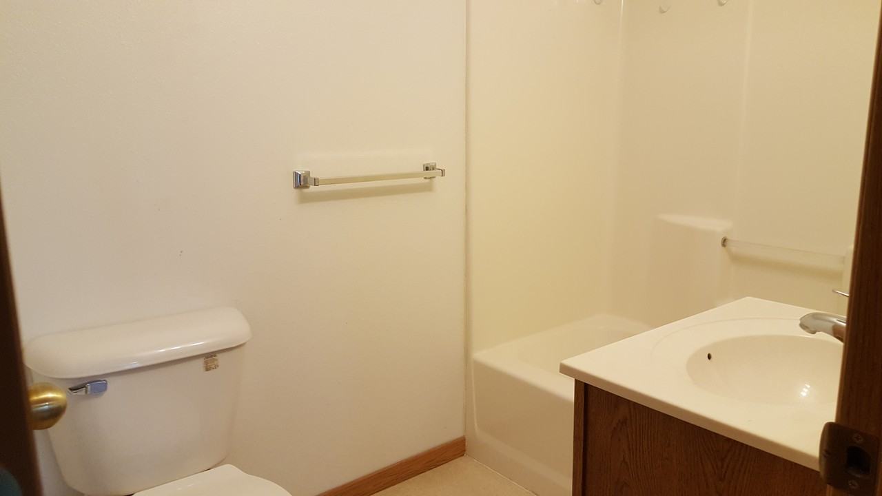 611 Lake Ave #8 - Photo 4 of 8