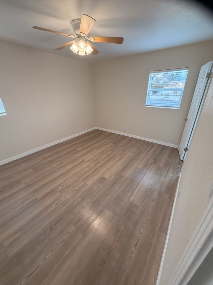 2801 Texas St Ne #NA - Photo 6 of 11