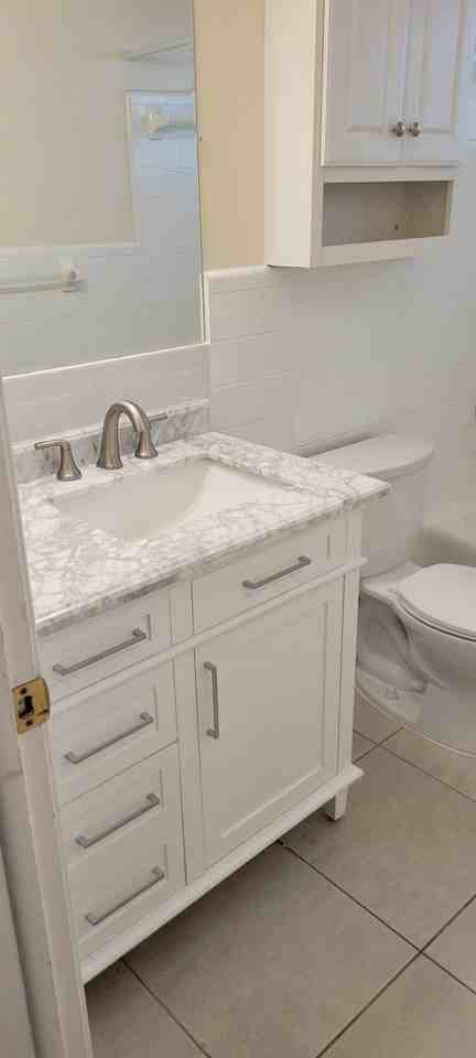 2011 Ne 56th St #3 - Photo 2 of 12