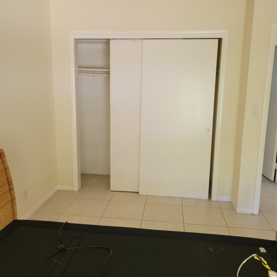 2011 Ne 56th St #3 - Photo 5 of 12