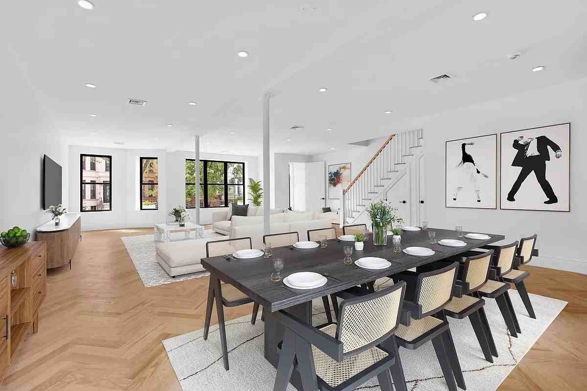 1247 Union St #2 - Photo 3 of 13