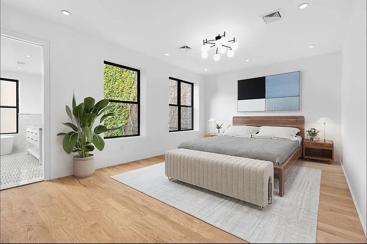 1247 Union St #2 - Photo 4 of 13