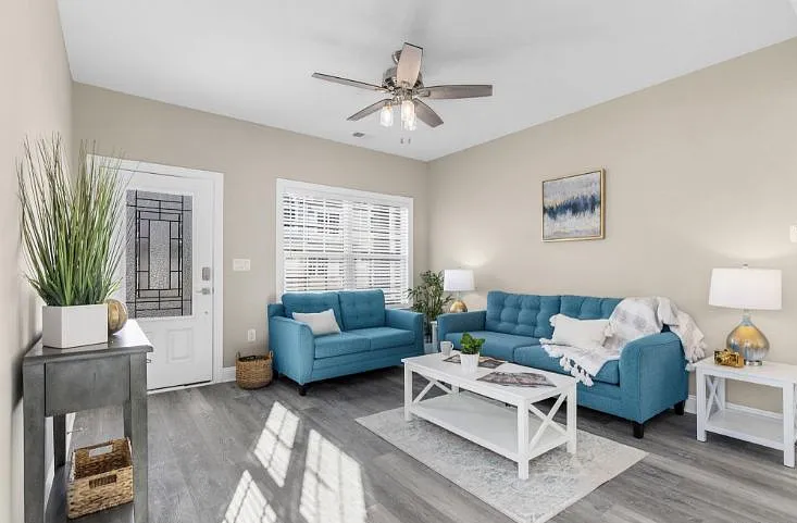 900 62nd Ave N #D - Photo 3 of 13