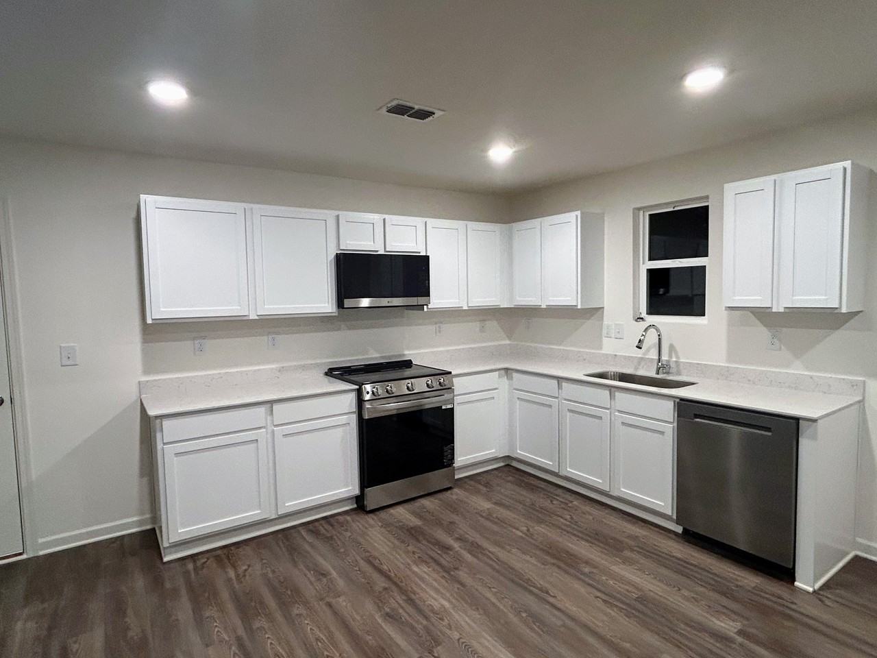 189 Kinsale Dr #NA - Photo 3 of 30