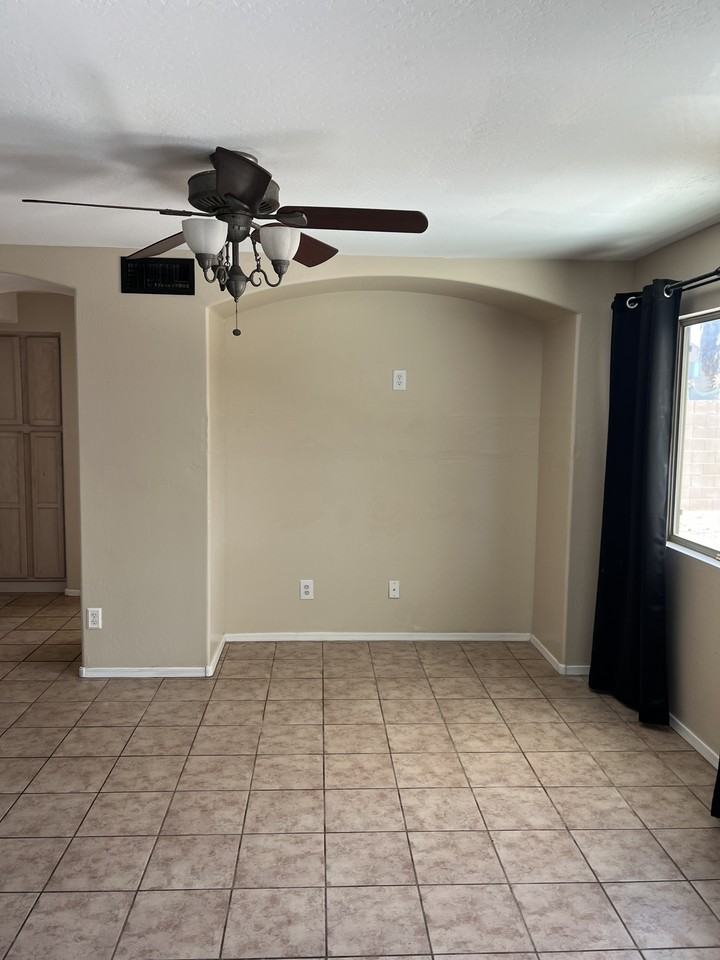 1371 E 10th Pl #NA - Photo 4 of 13