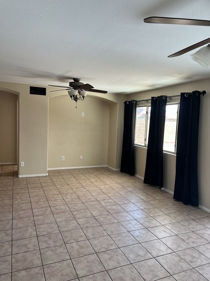 1371 E 10th Pl #NA - Photo 5 of 13