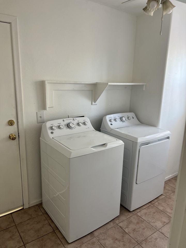 1371 E 10th Pl #NA - Photo 6 of 13