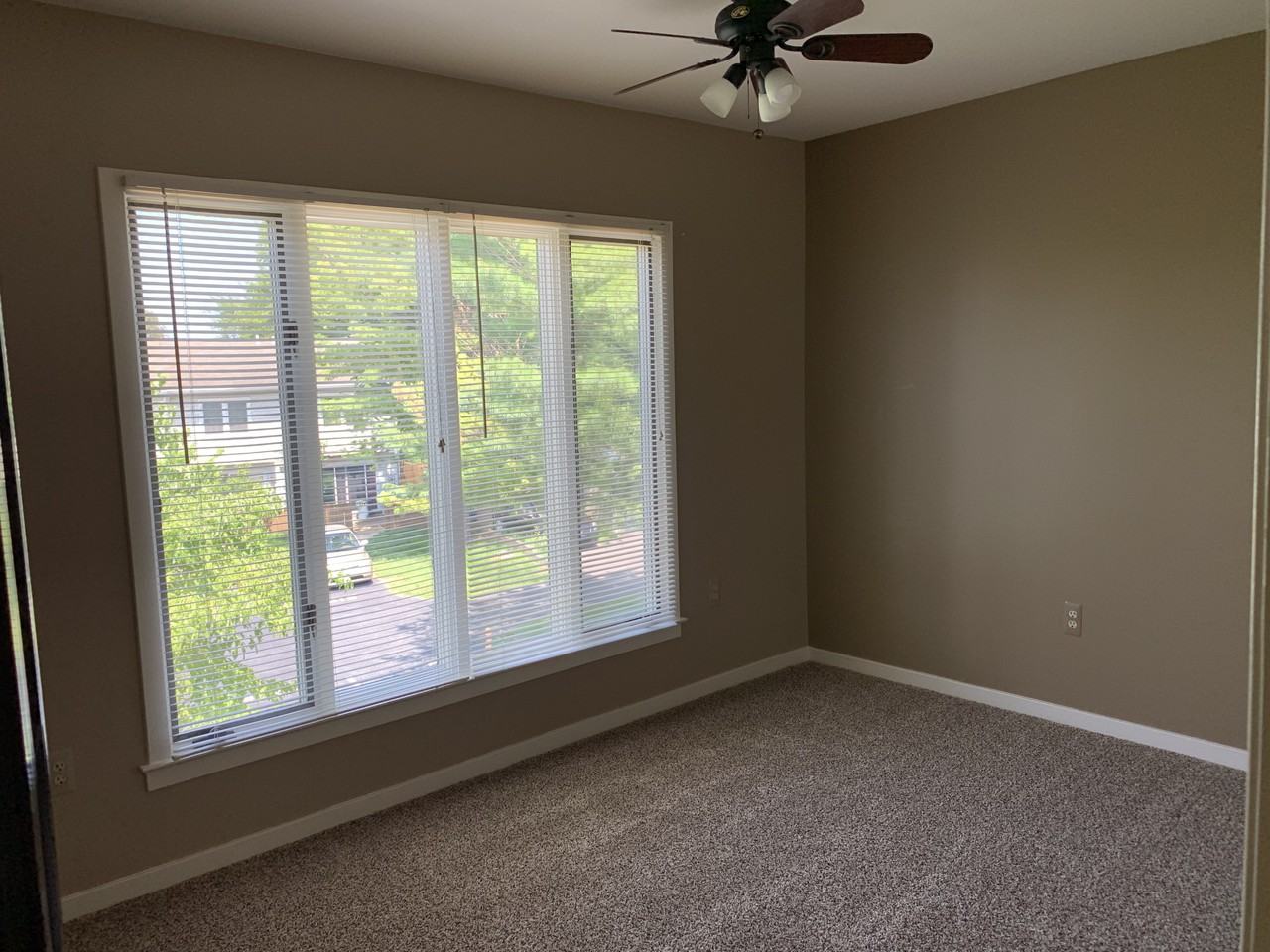 103 E 8th St #103E - Photo 5 of 11