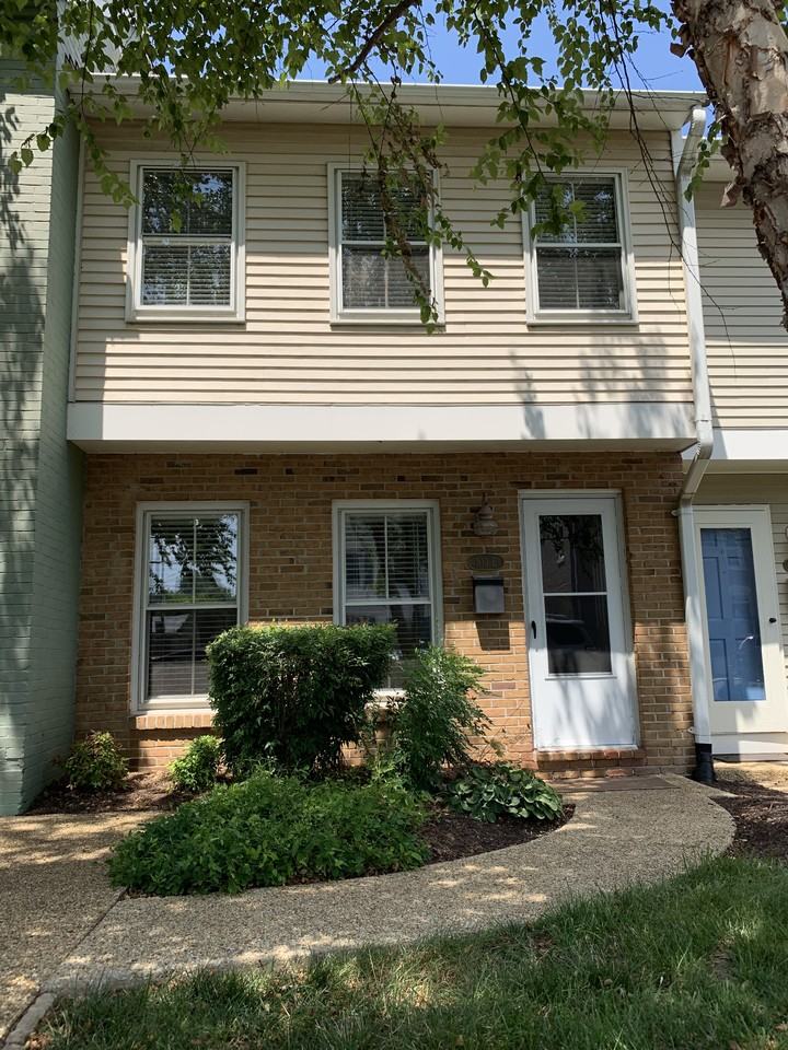 103 E 8th St #103E - Photo 6 of 11