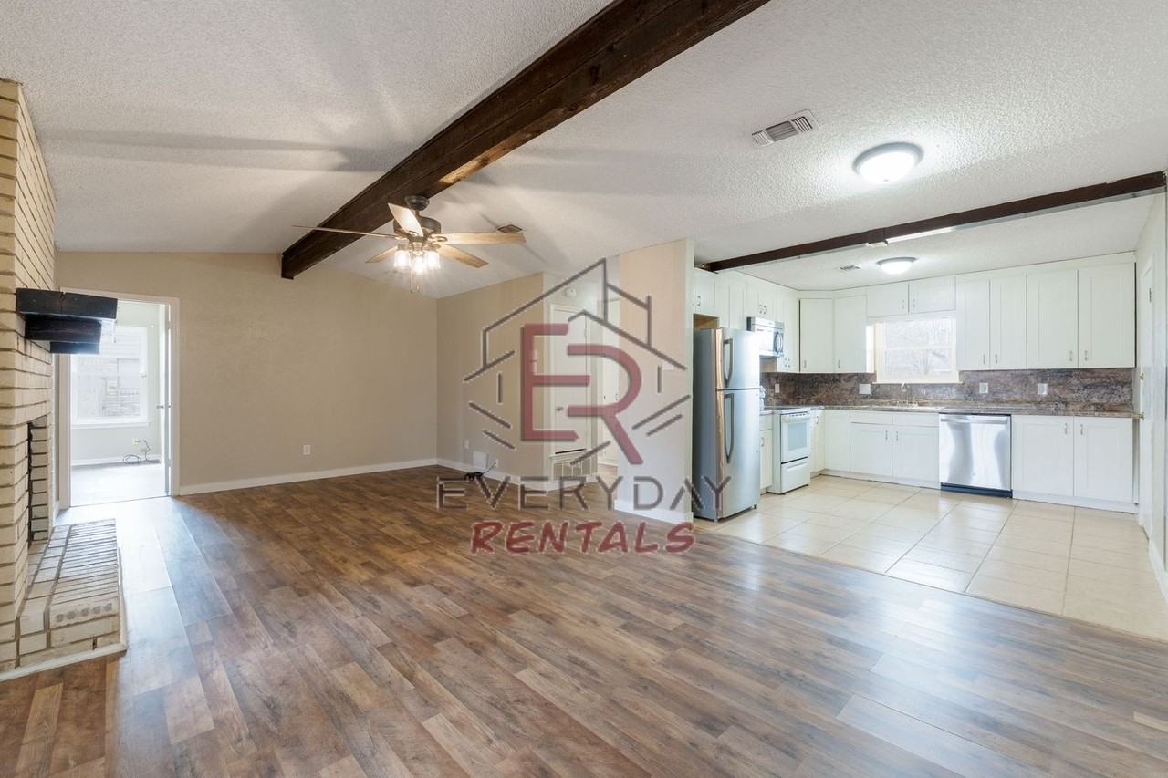 1710 N 60th St - Photo 3 of 15