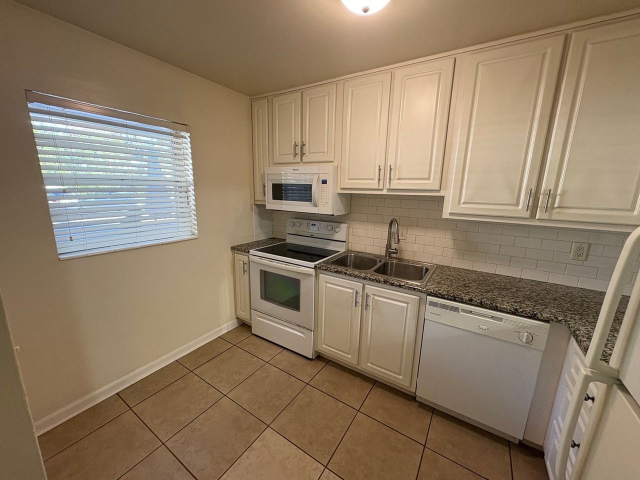 Pendleton Apartments - Photo 3 of 19