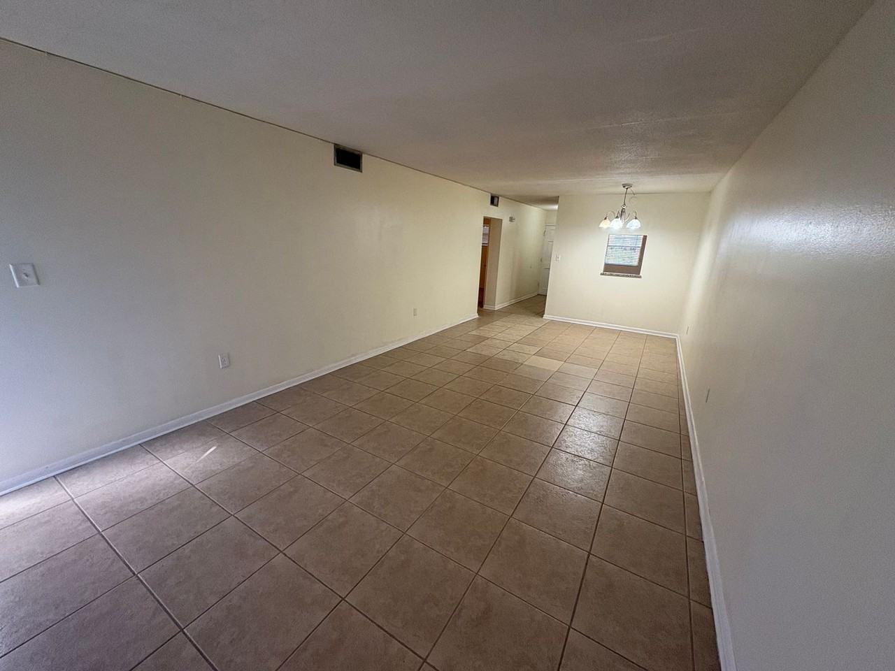 623 N Bay St #2 - Photo 7 of 10