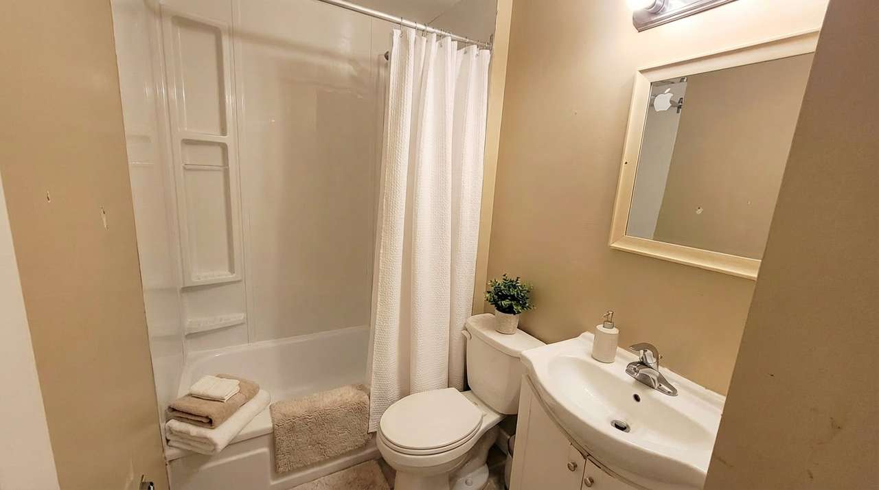 564 York Street #11 - Photo 4 of 5