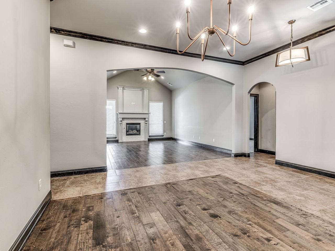 13609 Gentry Dr - Photo 5 of 35