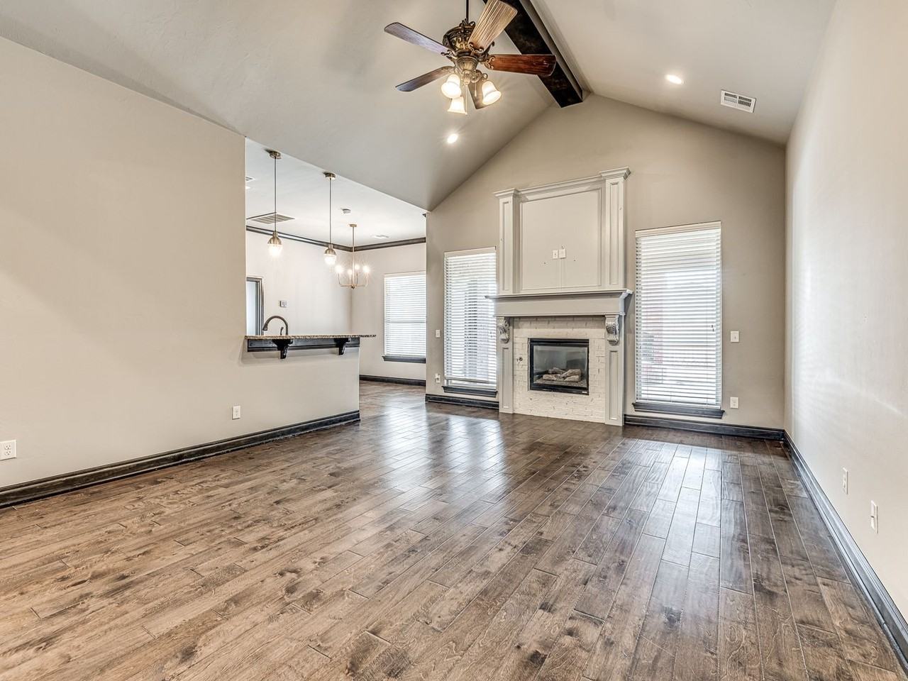13609 Gentry Dr - Photo 6 of 35