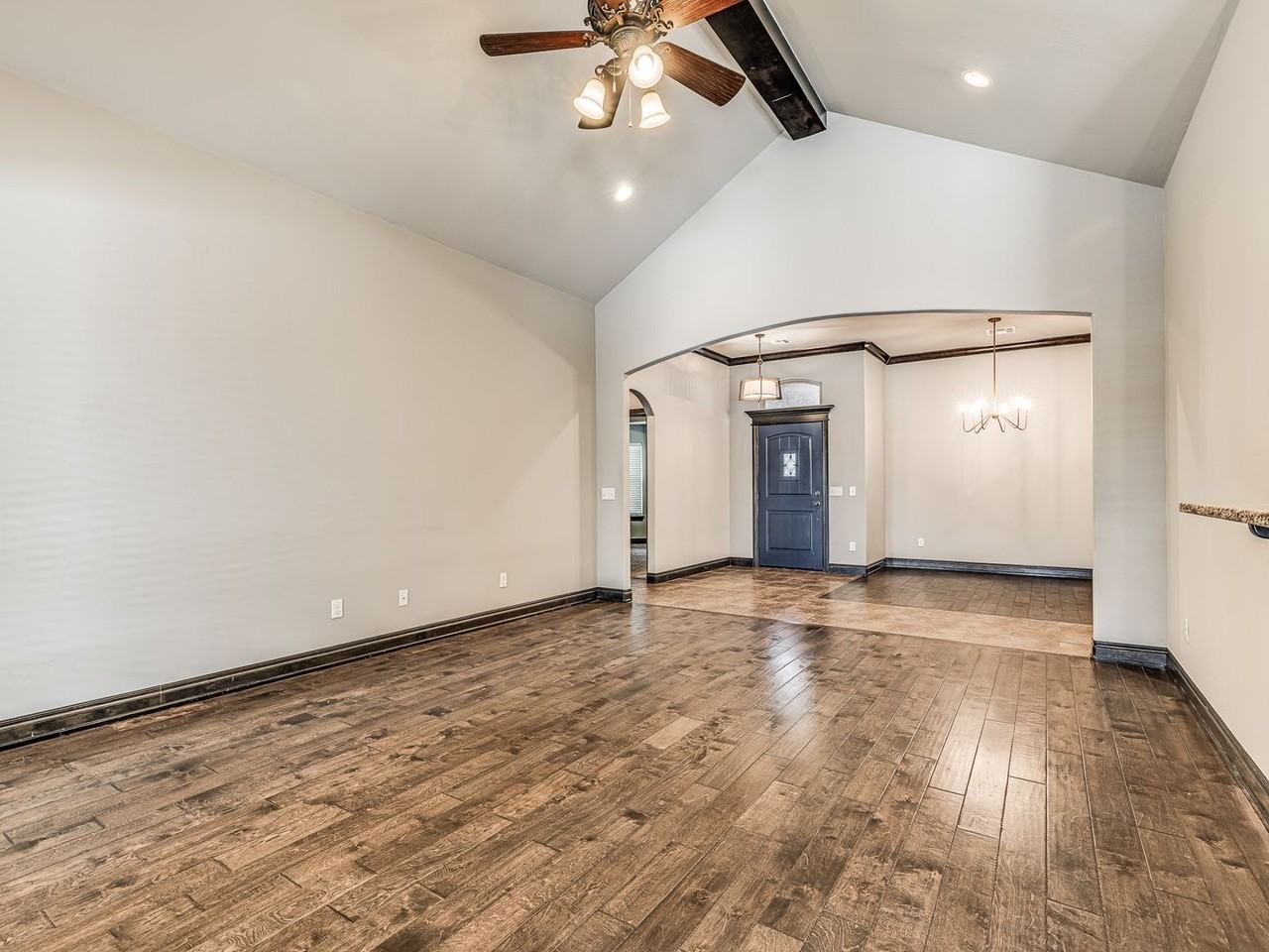 13609 Gentry Dr - Photo 7 of 35