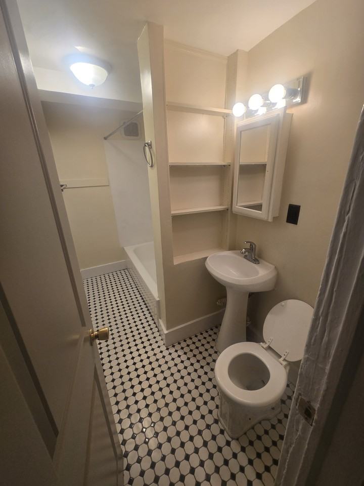 42 Kelly Parkway - Photo 5 of 10