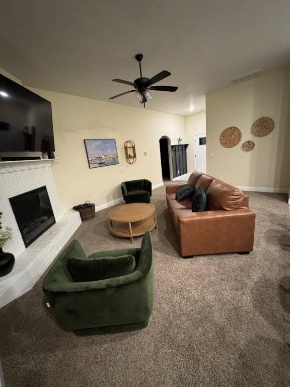 2415 England Ln - Photo 3 of 17