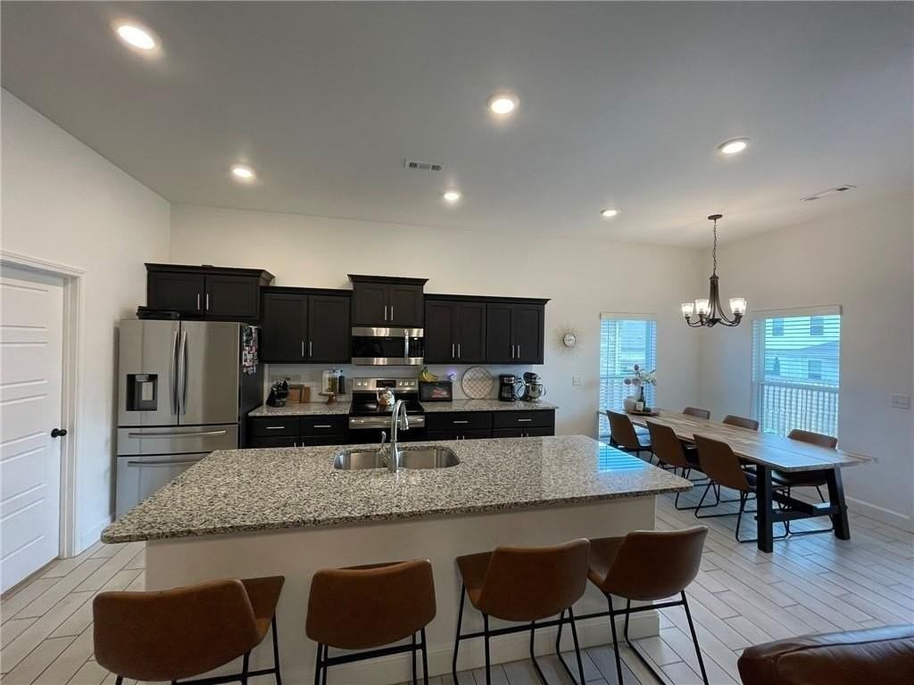 2415 England Ln - Photo 5 of 17