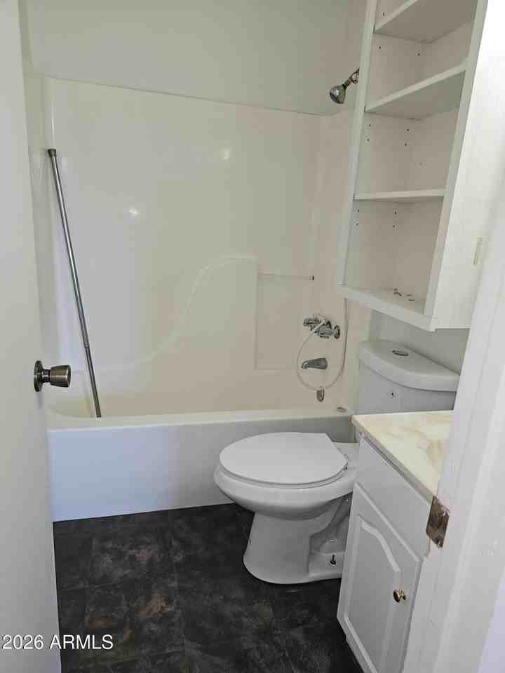 216 E Yuma St - Photo 4 of 9