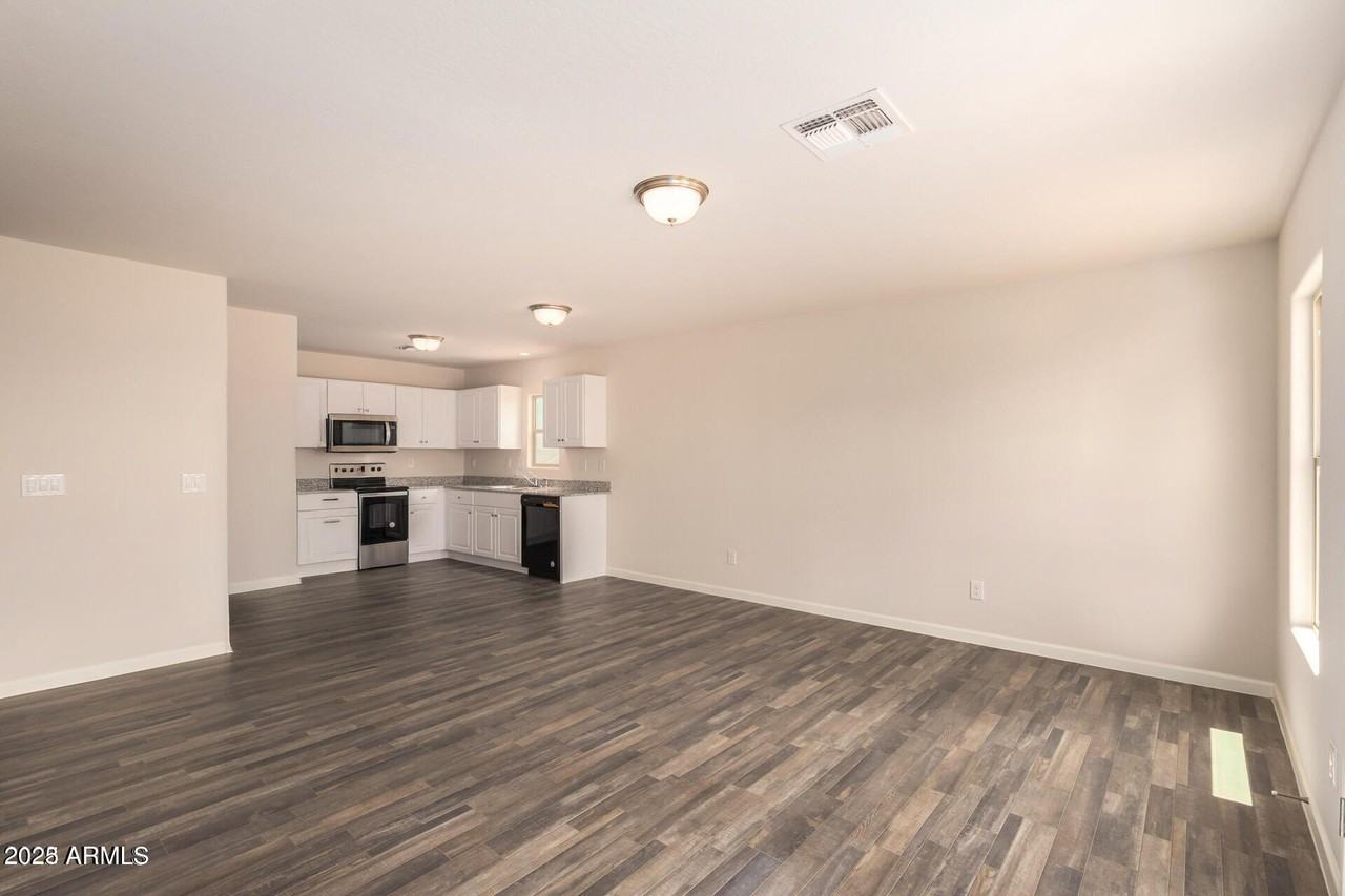 8500 W Coronado Dr - Photo 6 of 27