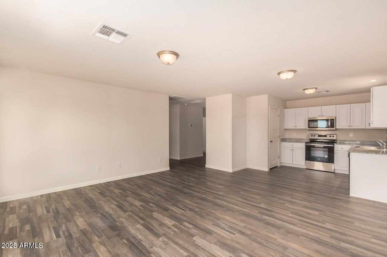 8500 W Coronado Dr - Photo 7 of 27