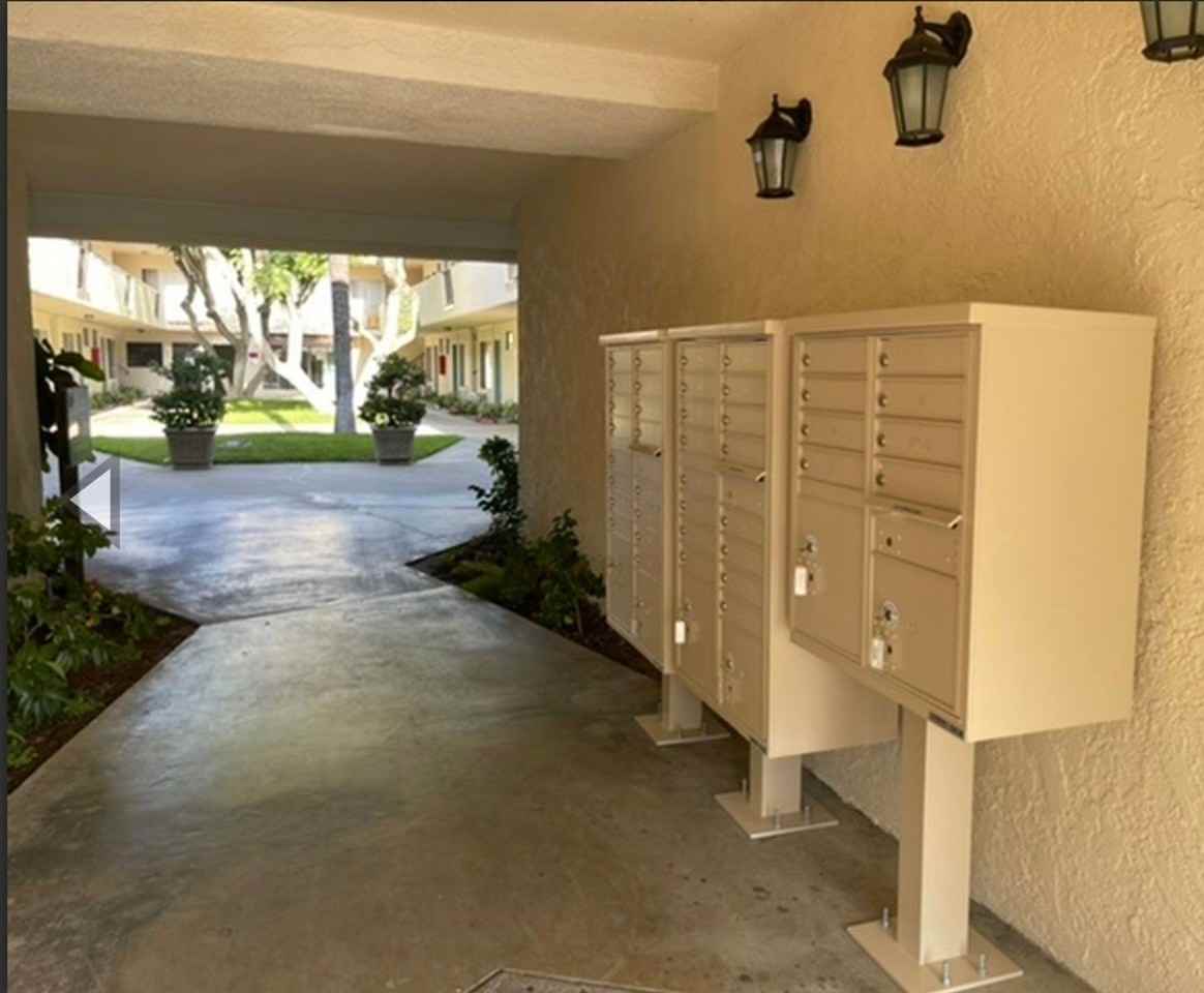 STUNNING APARTMENT IN A GREAT LOCATION - Photo 5 of 21