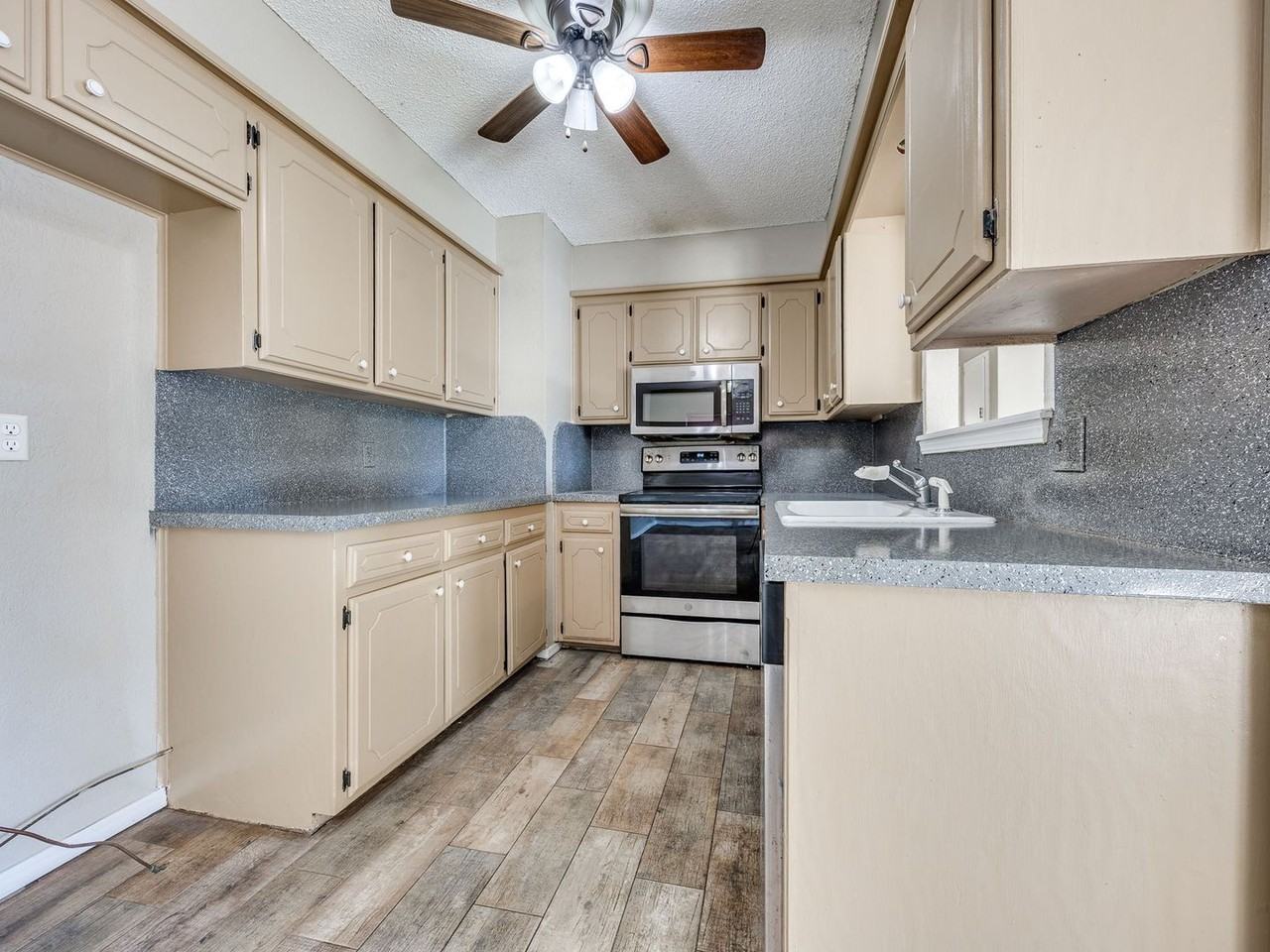 406 Annawood Dr - Photo 7 of 14