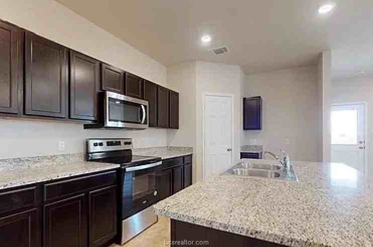 8016 Front Nine Ln - Photo 4 of 15