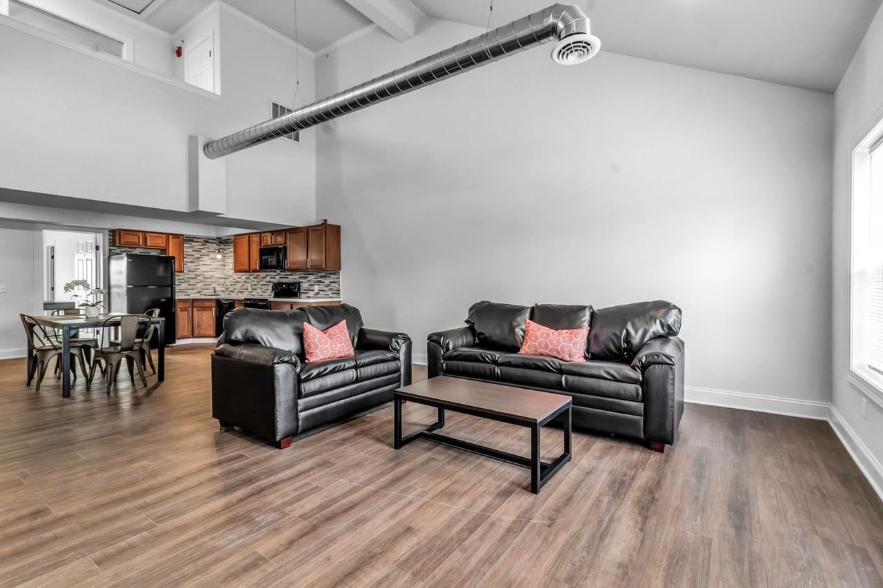 James Place - Photo 4 of 33