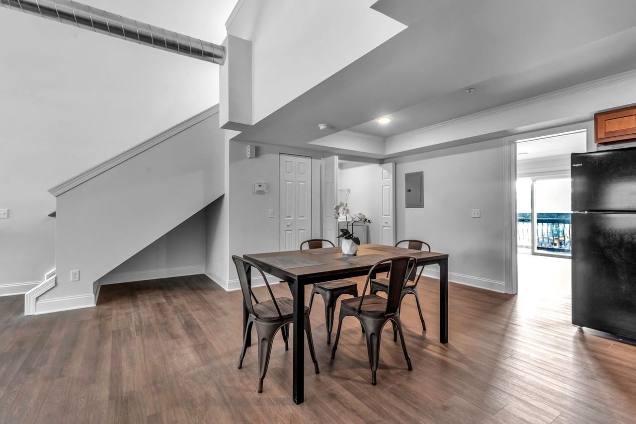 James Place - Photo 6 of 33