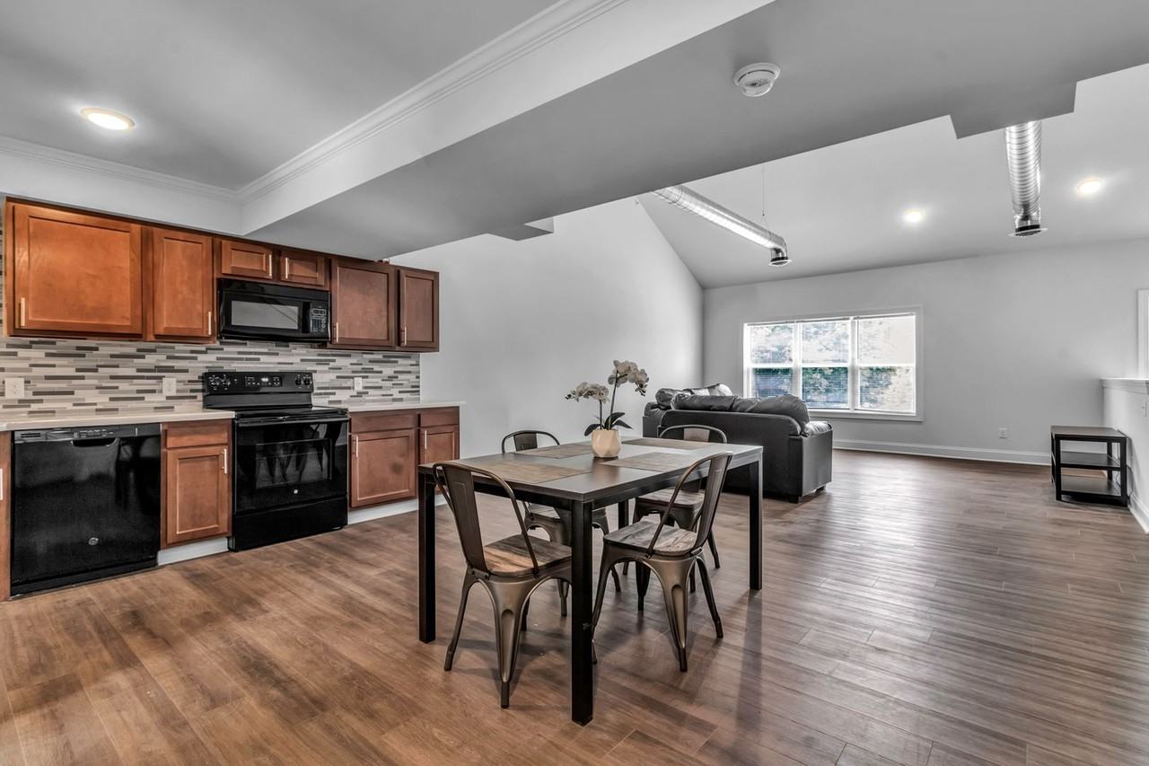 James Place - Photo 7 of 33