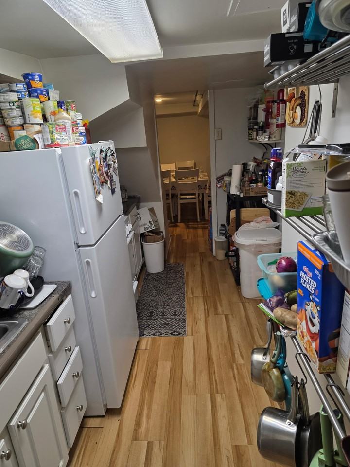 1425 Parkwood Place Northwest - Photo 3 of 13