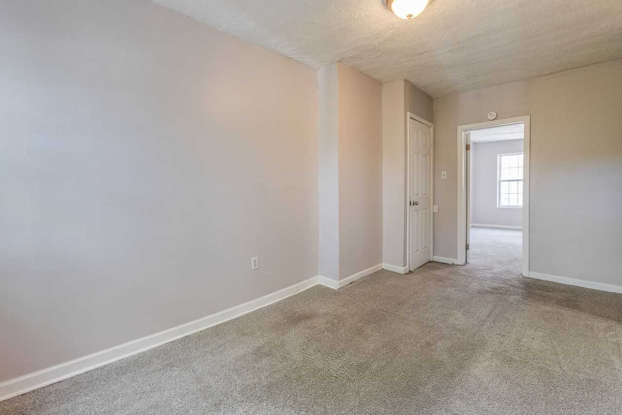 2013 Gregory St - Photo 7 of 30