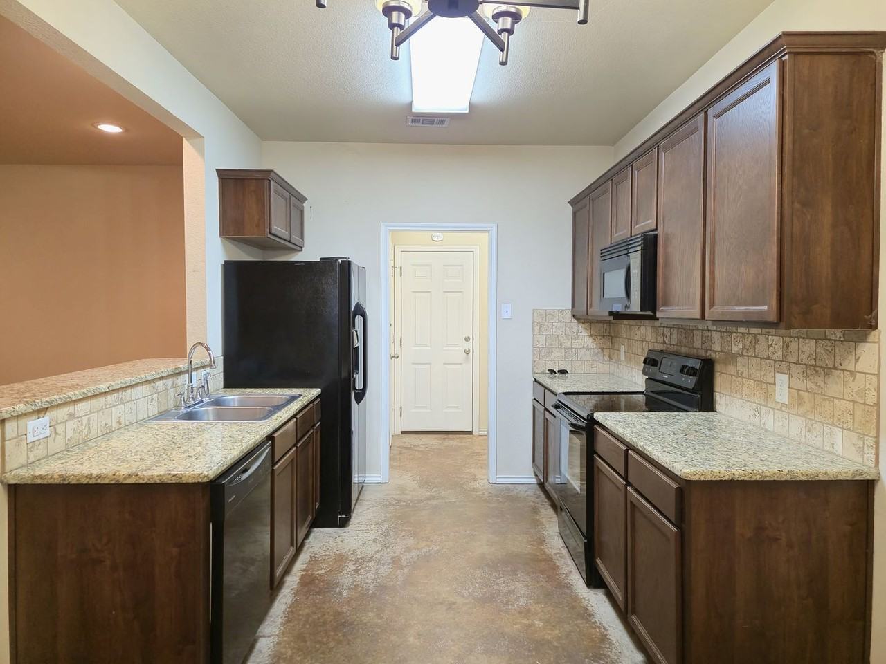 5605 Foxborough Dr Apt A - Photo 6 of 14