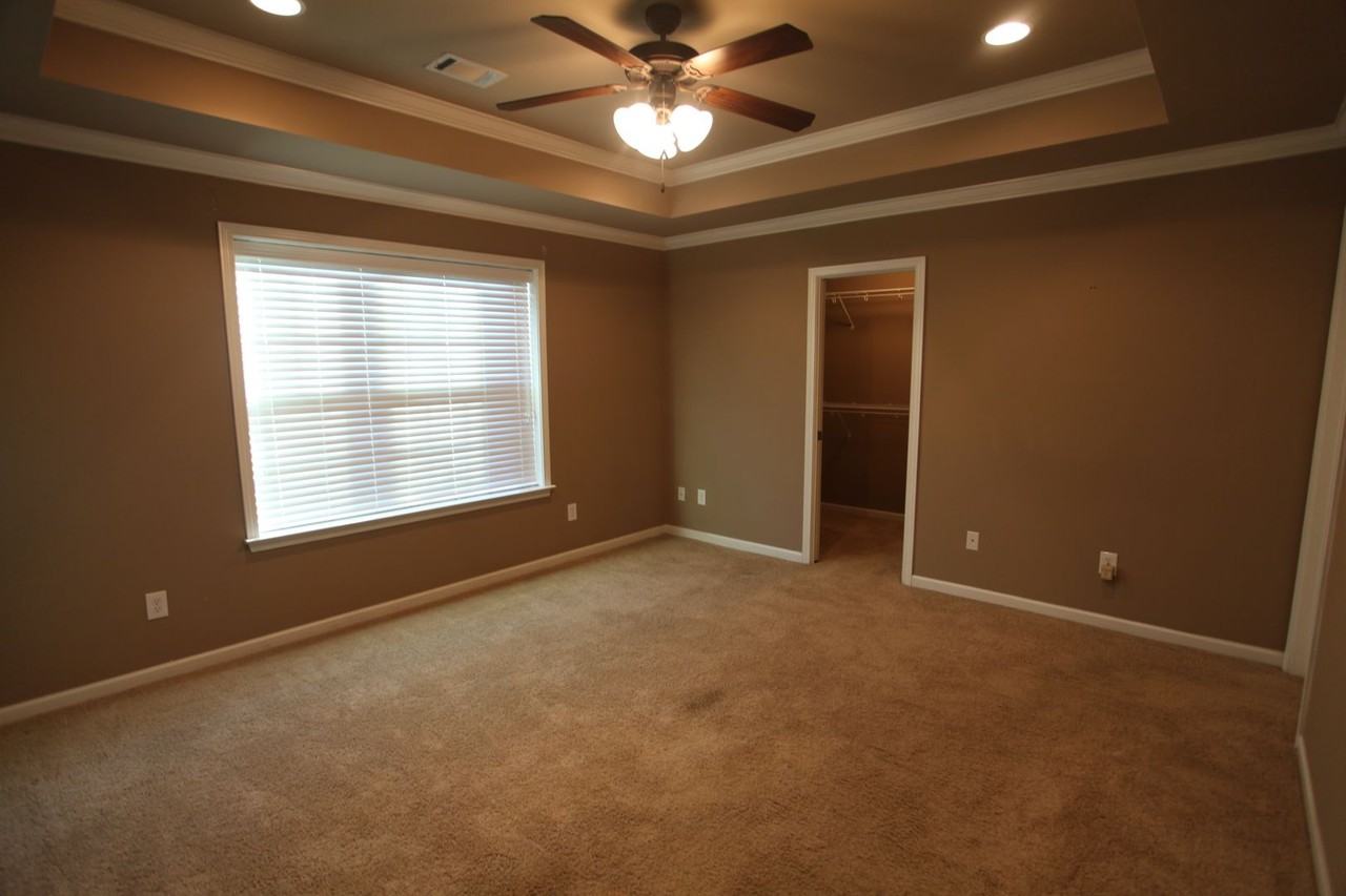 821 Addison Ct - Photo 6 of 13