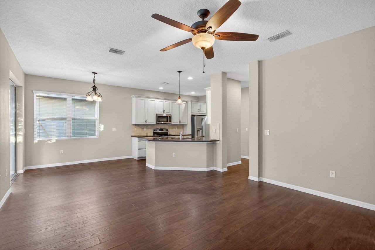 104 Riachuelo Ln - Photo 2 of 27