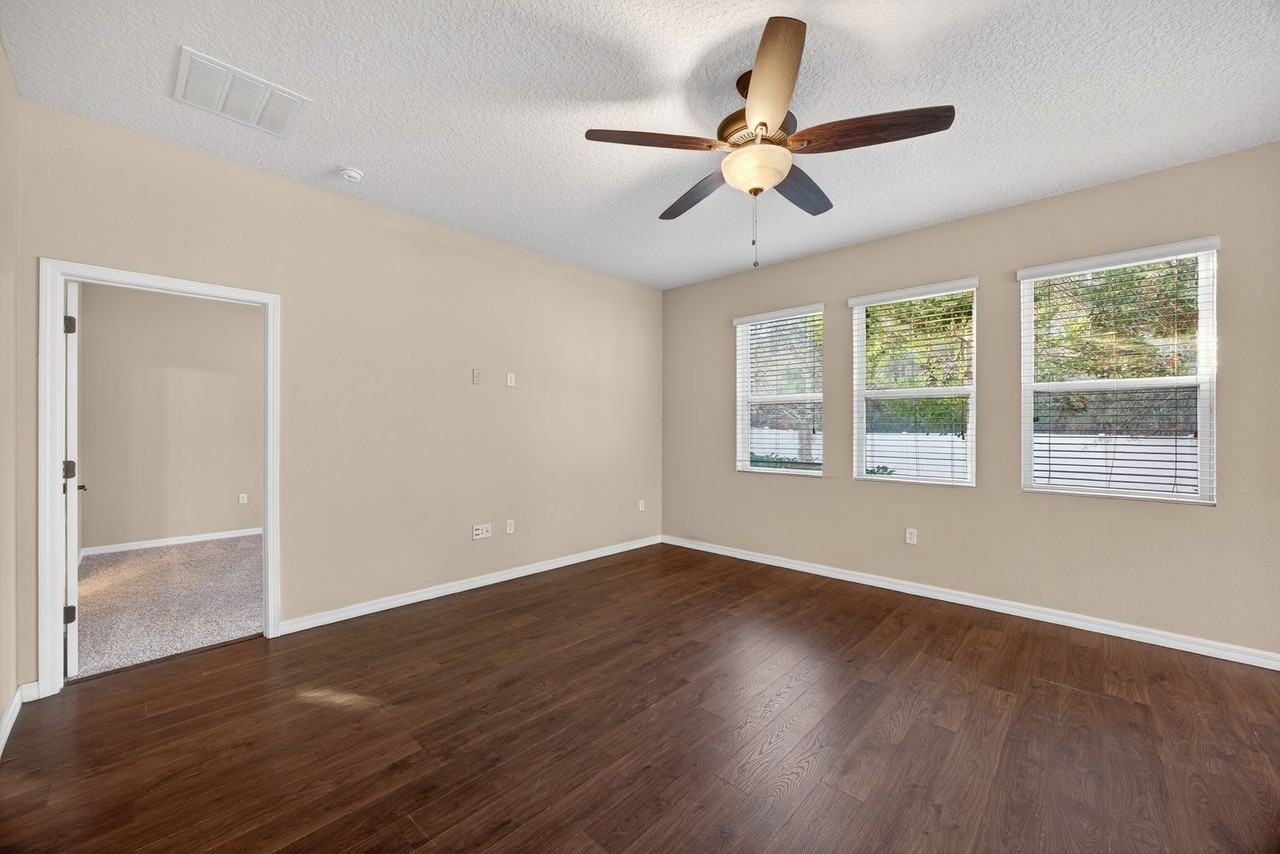 104 Riachuelo Ln - Photo 4 of 27