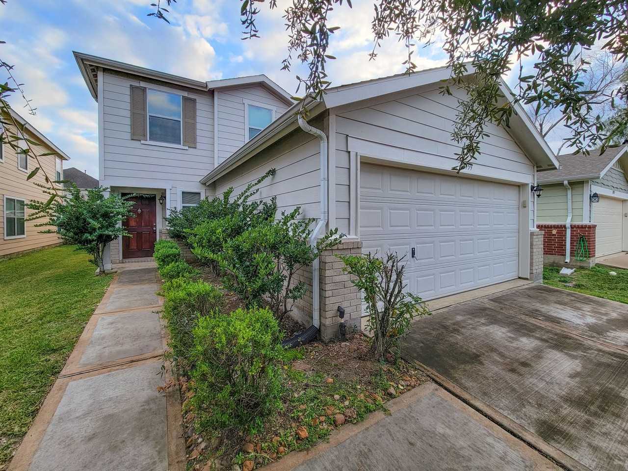 20759 Cypress Crescent Ln - Photo 3 of 34