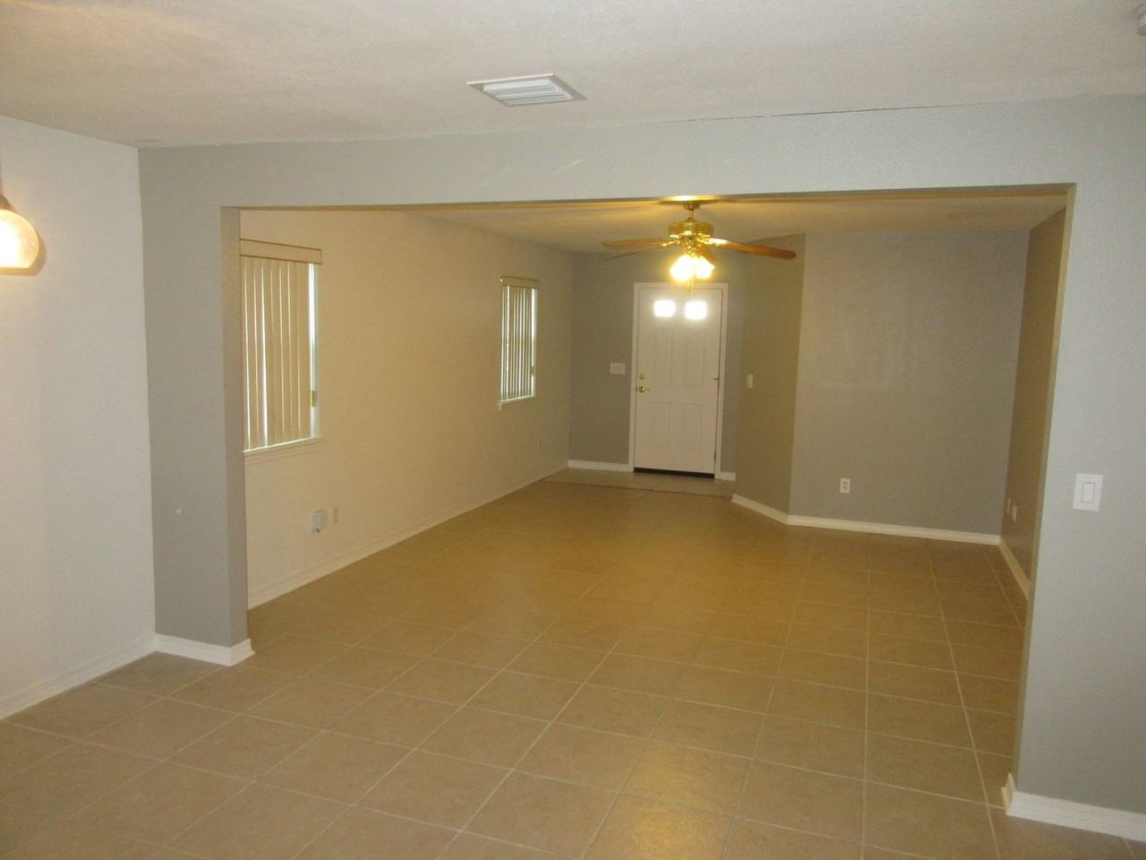 3115 Meadow St - Photo 3 of 21