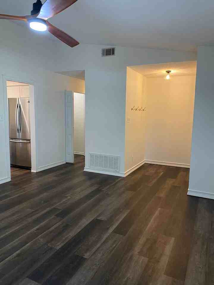 110 Greenbriar Ct - Photo 4 of 16