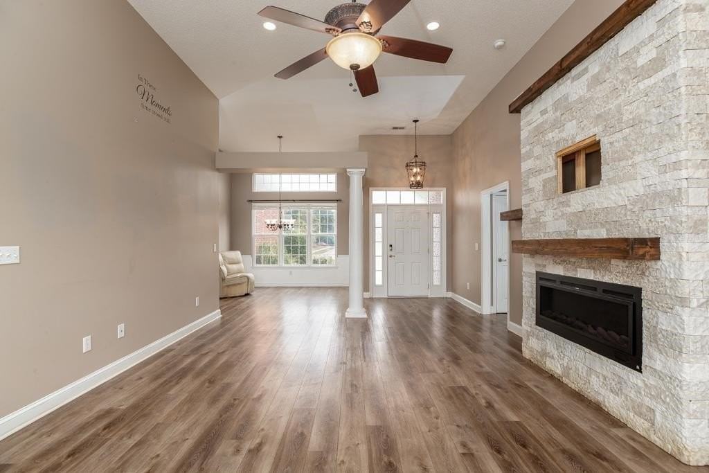 4734 Harvest Dr - Photo 4 of 38