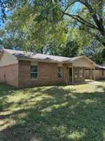 featured image of 1002 Harris Dr